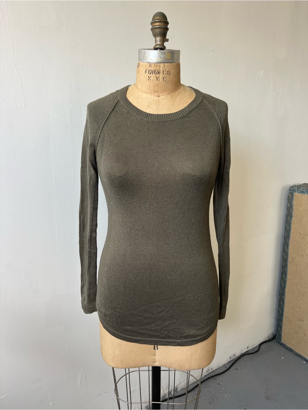 lululemon athletica Olive Green Crewneck Long Sleeve Sweater